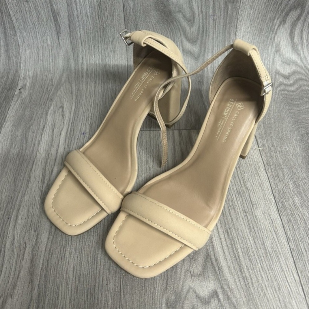 *DEAL* ~ Beige Neutral Block Heel Ankle Strap Sandals - Call It Spring